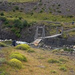 Puente colgante cerca de la Hosteria Las Torres