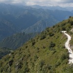 El camino serpea y serpea por las montañas (por Javi)